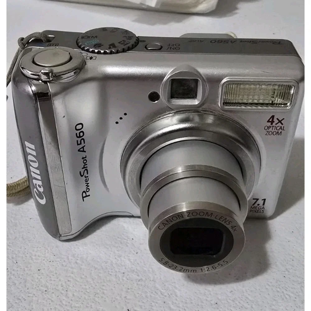 Canon PowerShot A560 7.1MP Digital Camera Silver EUC